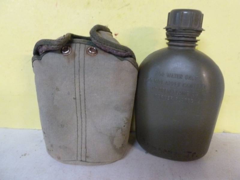 lot 128 image: Vintage Military Item