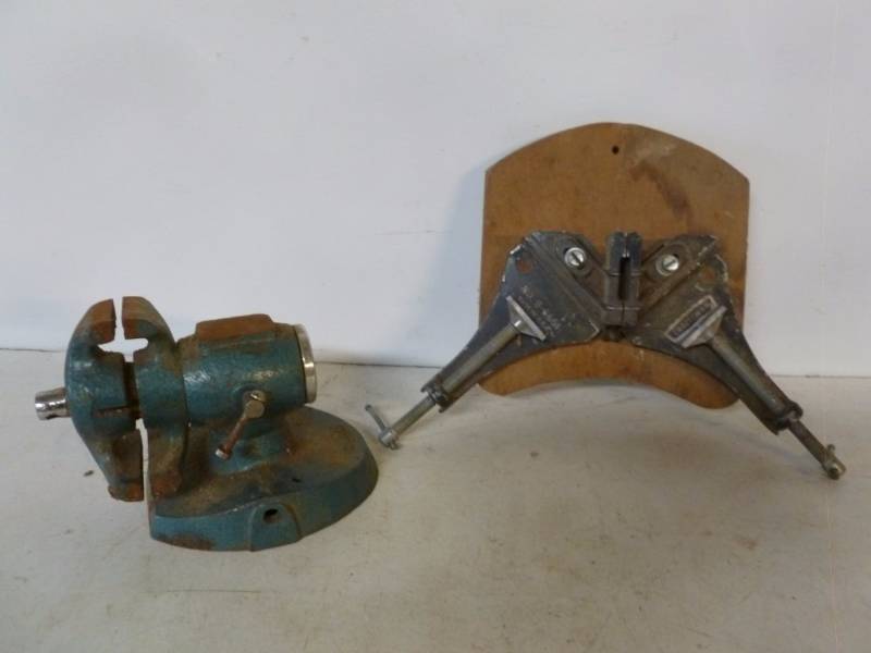 lot 172 image: Board Vise