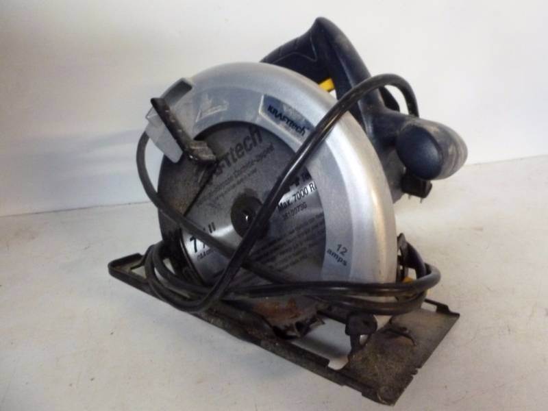 lot 198 image: Circular Saw