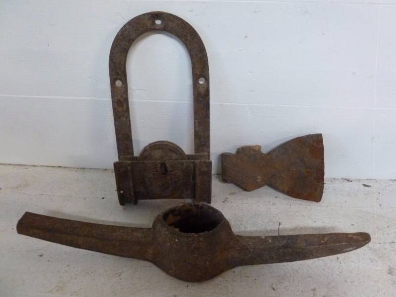 lot 228 image: Vintage Tools