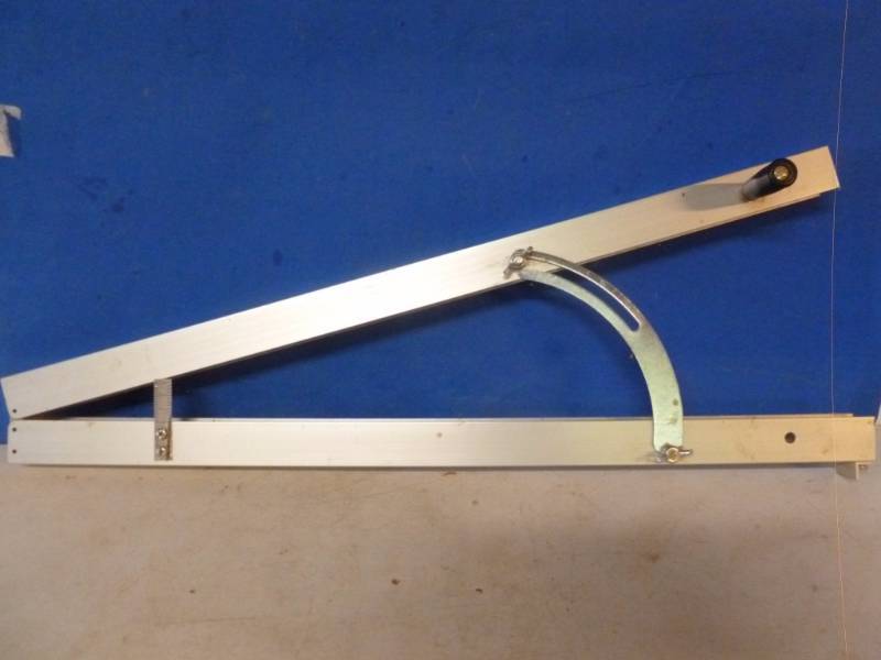 lot 235 image: Angle Finder