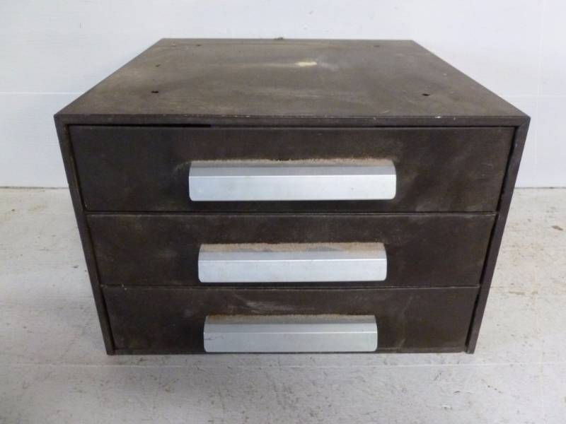 lot 237 image: Shop Organizer