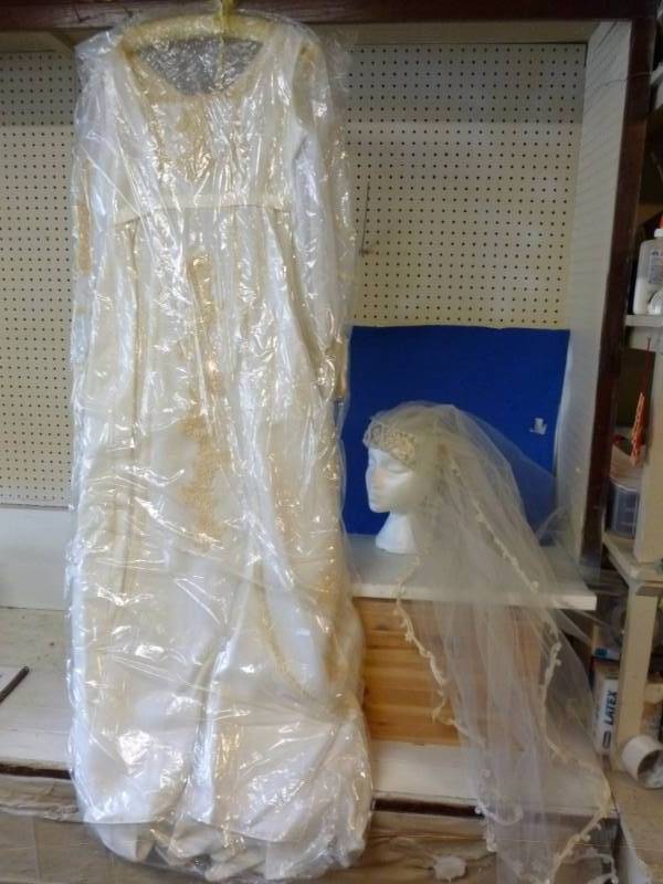 lot 265 image: Vintage Wedding Dress
