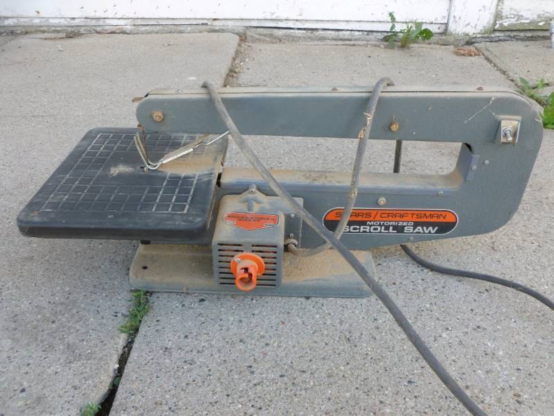 lot 17 image: Woodworking Equipment