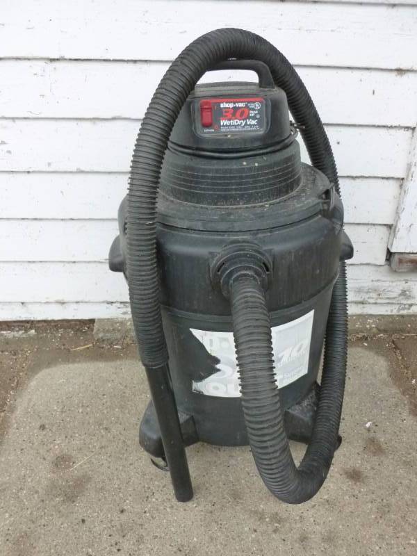 lot 33 image: Shop Vac