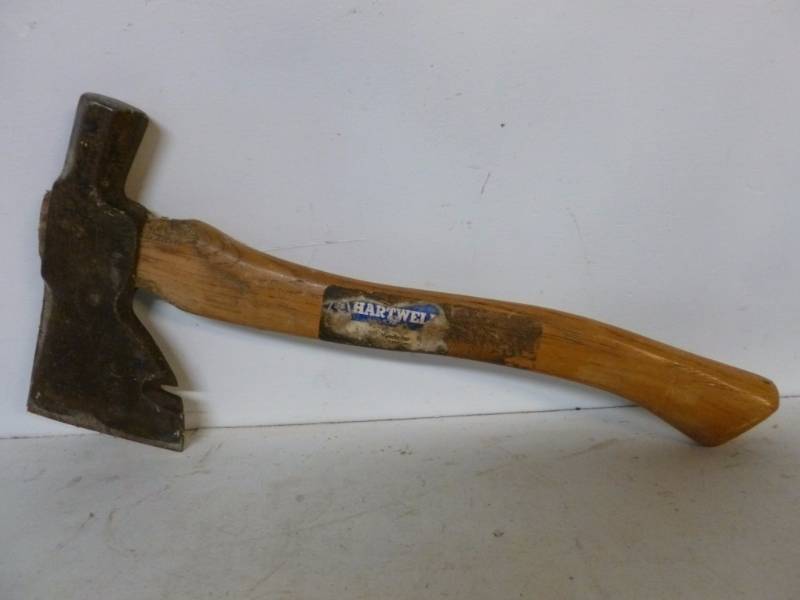 lot 77 image: Vintage Ax