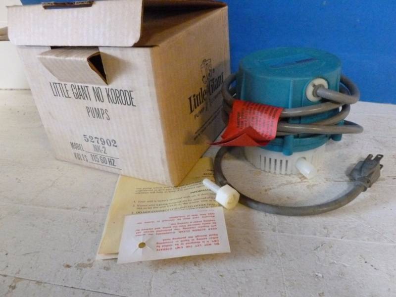 lot 85 image: Little Giant Pump