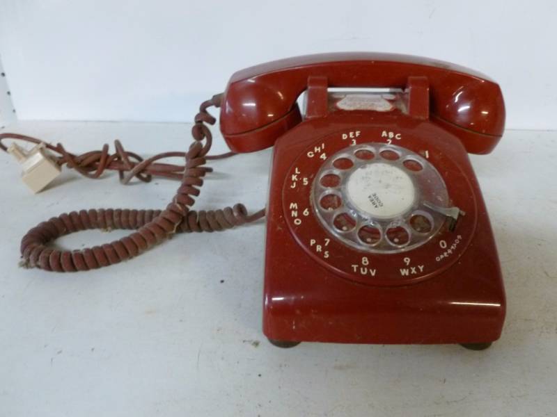lot 87 image: Vintage Telephone
