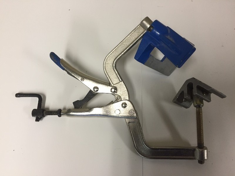 lot 51 image: Corner Clamp 90 degree Kreg