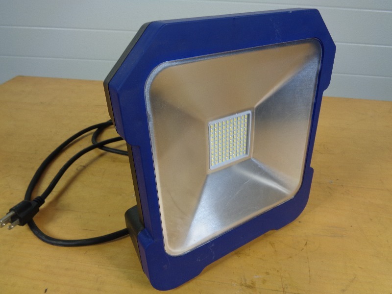 lot 7 image: LED Work Light