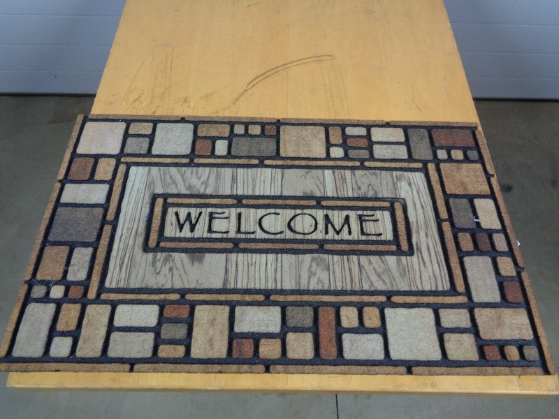 lot 18 image: New Heavy Door Mat