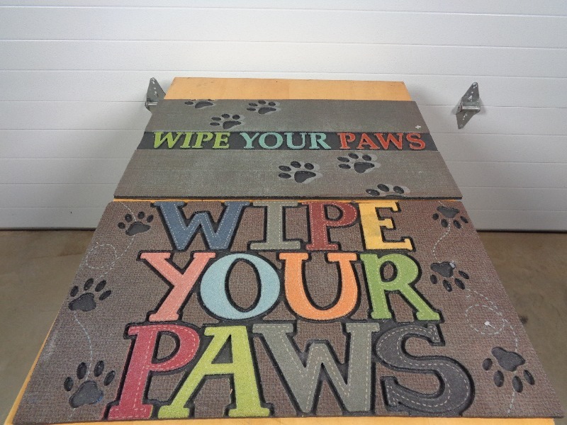 lot 19 image: 2 New Heavy Door Mats