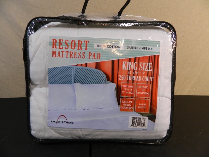 lot 29 image: New King Size Mattress Pad