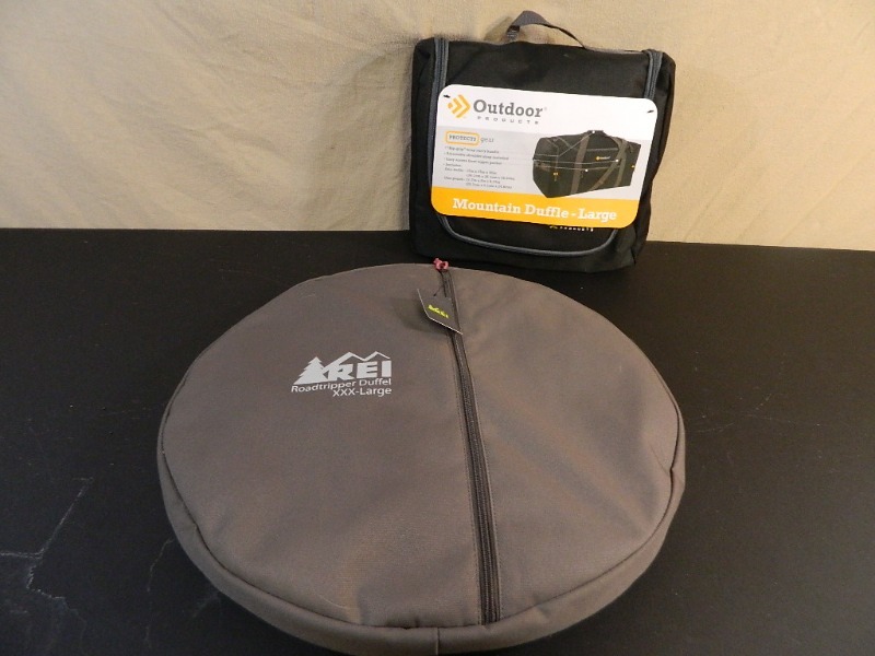 lot 59 image: 2 New Duffel Bags REI