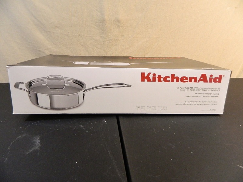 lot 67 image: New KitchenAid Pan