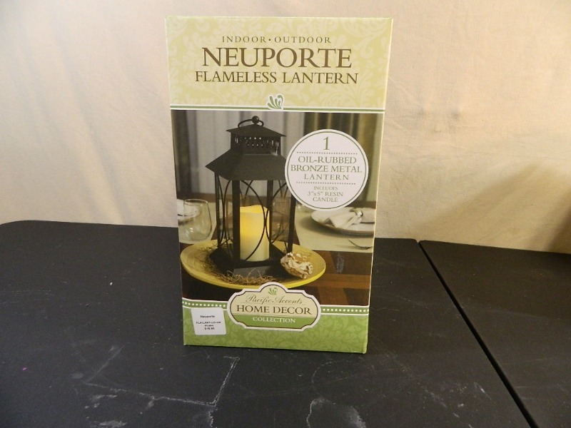 lot 93 image: New IndoorOutdoor Flameless Lantern