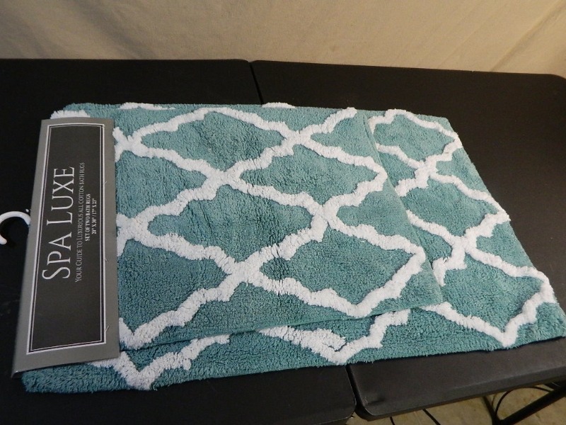 lot 109 image: New 2 PC Bath Rug Set