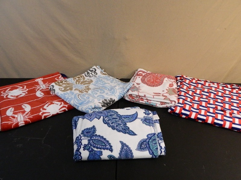 lot 114 image: 5 New Large Beach Towels