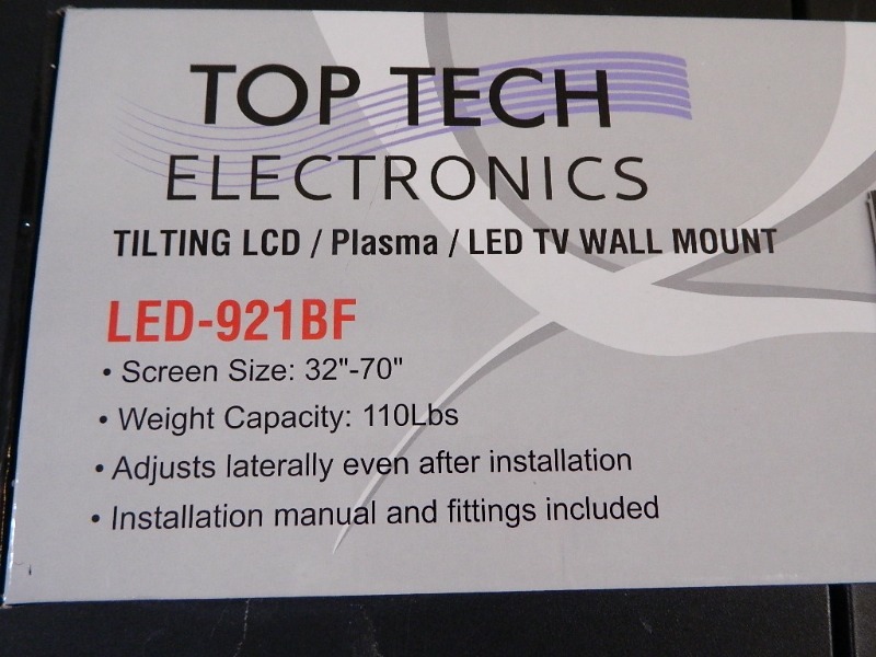 lot 128 image: New Flat Screen TV Wall Mount