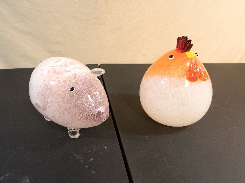 lot 140 image: 2 New Heavy Glass Animals