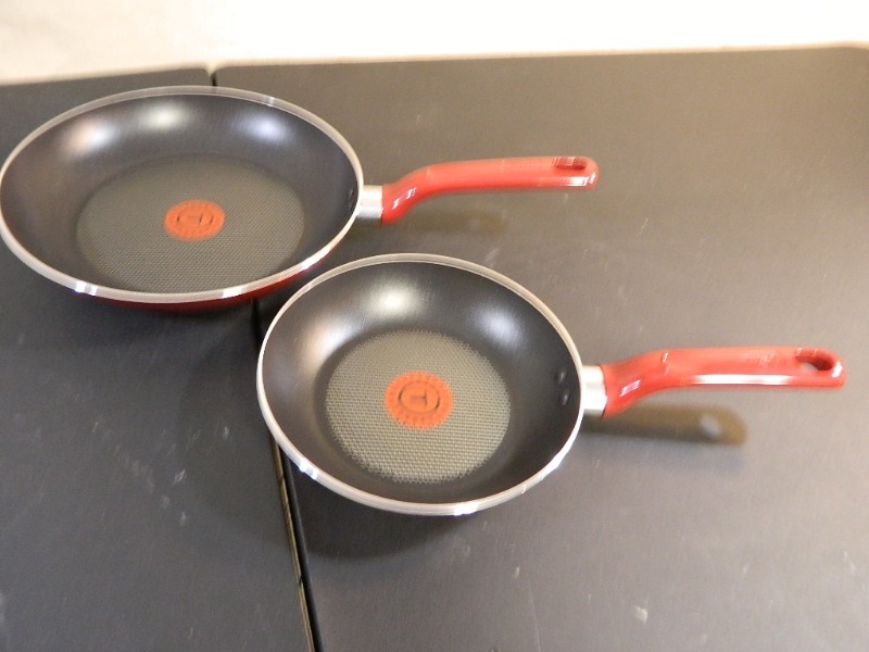 lot 141 image: 2 New Red T-Fal Pans