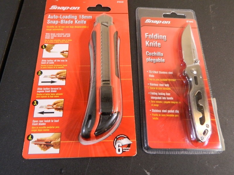 lot 148 image: 2 New Snap On Knives
