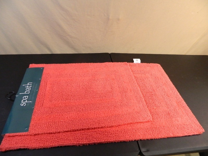 lot 179 image: New 2 Pc Cotton Bath Rug Set