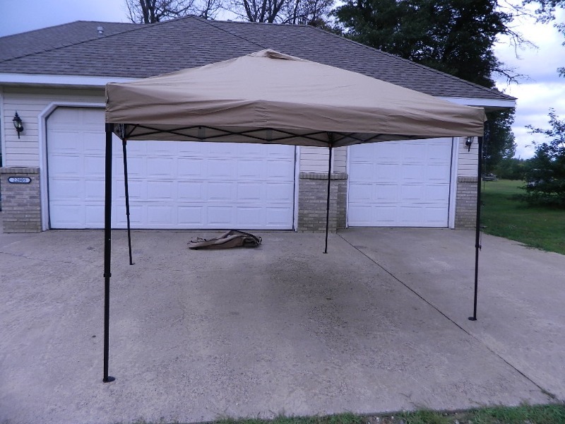 lot 72 image: New 10 X 10 Gazebo  Pop Up Shelter
