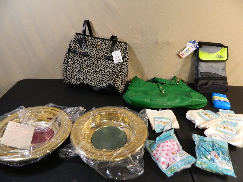 lot 215 image: New Purses and More
