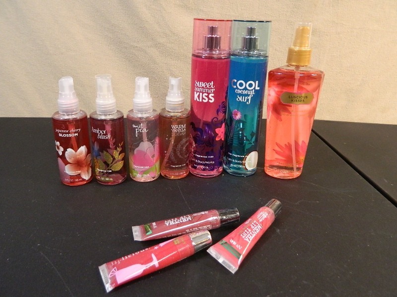 lot 218 image: New Bath and Body Works and Victorias Secret Items