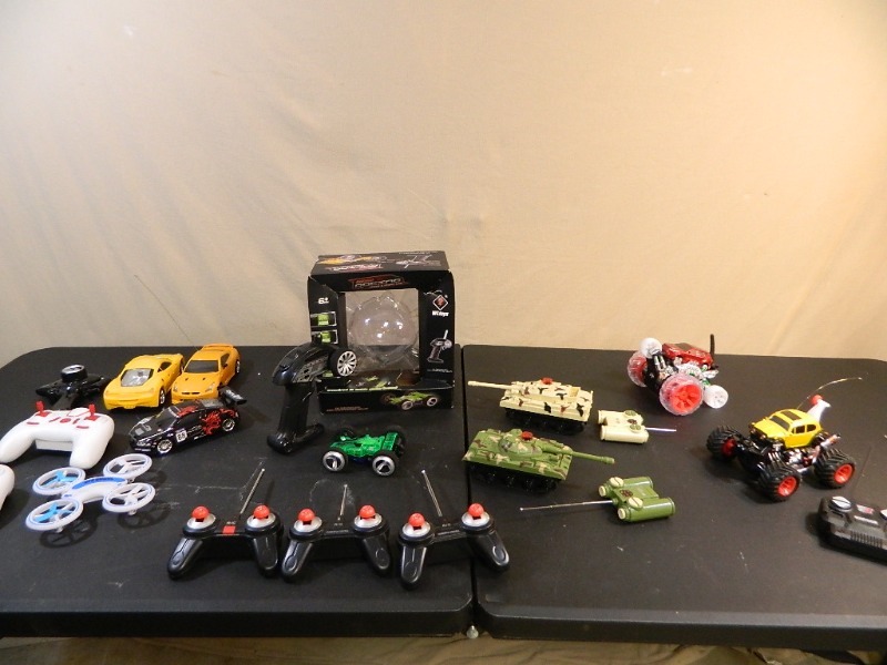 lot 230 image: Display RC Cars