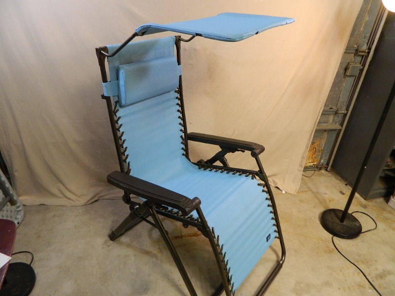 lot 32 image: New Bliss Gravity Free Recliner Folding Chair with Canopy and Pillow