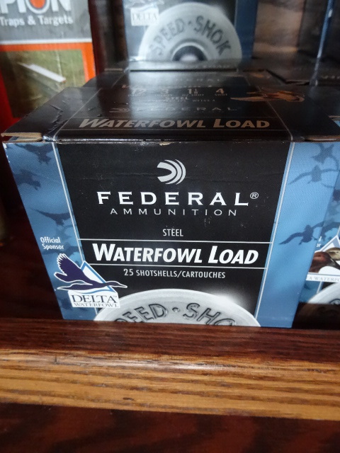 Federal ammunition Waterfowl load. Steel shot. 12 gauge. 3 in. 11 oz. 4 shot. 25 shells per box. 1 box. WF1434
