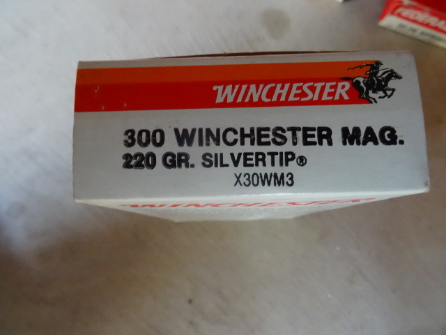 Winchester Super X rifle cartridges. 300 win mag. 220 grain. Silvertip. X30WM3. 20 bullets per box. 1 box