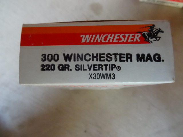 Winchester Super X rifle cartridges. 300 win mag. 220 grain. Silvertip. X30WM3. 20 bullets per box. 1 box