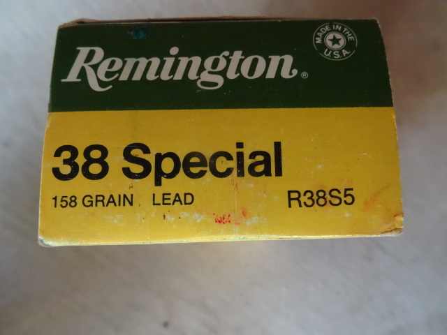 Remington 38 special bullets. 158 grain. Lead. R38S5. 50 bullets per box. 1 box.