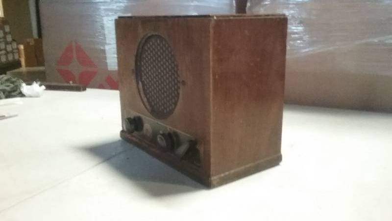 lot 67 image: PhilcoPhone Model 901 Office Intercom master unit. 1930s vintage.          4 tubes in place, good condition.