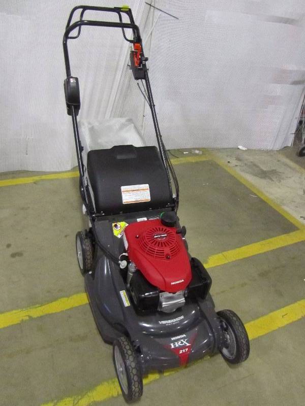 lot 2 image: Honda 21 in. Variable Speed Electric Start Gas Self Propelled Mower