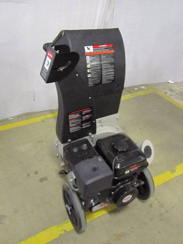 lot 8 image: Brush Master 5 in. x 3.5 in. Dia. 18 HP 457cc Feed, Unique 3-in-1 Discharge, Pro-Duty Chipper Shredder