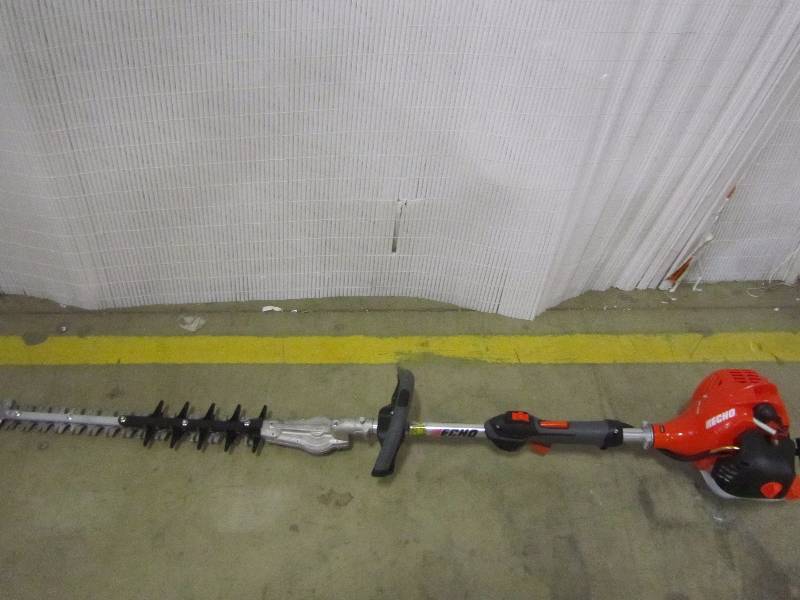 lot 11 image: Echo 20 in. 21.2cc Gas Hedge Trimmer