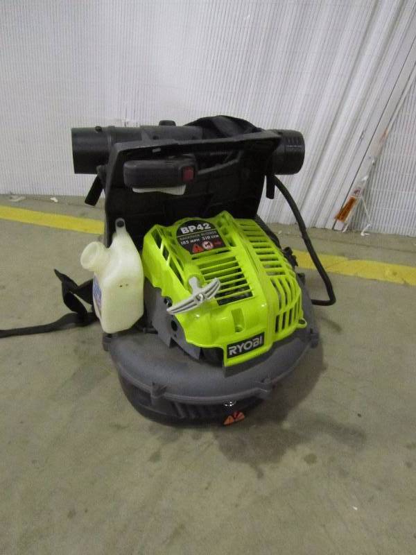 lot 72 image: Ryobi 185 MPH 510 CFM Gas Backpack Leaf Blower