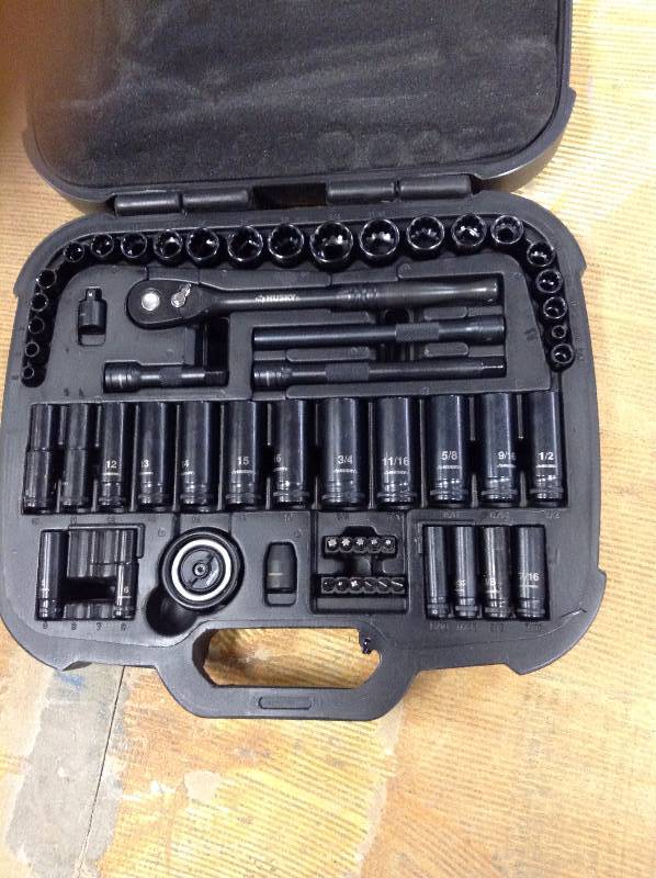 Husky 60 pc 14 in and 38 in Drive Universal Mechanics Tool Set missing couple pcs not used