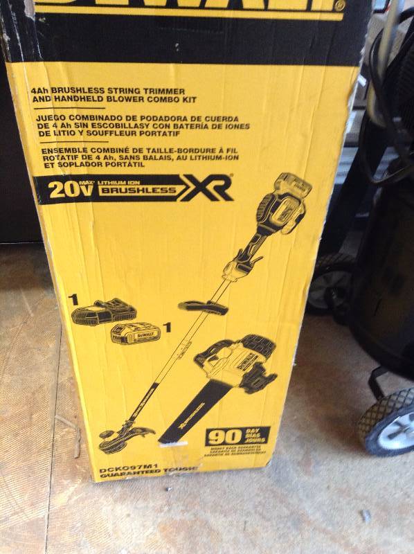 Dewalt 4h Brushless String Trimmer and handheld blower combo kit