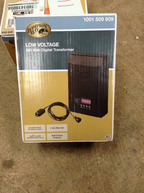 Hampton Bay Low Voltage 200 Watt Digital Transformer