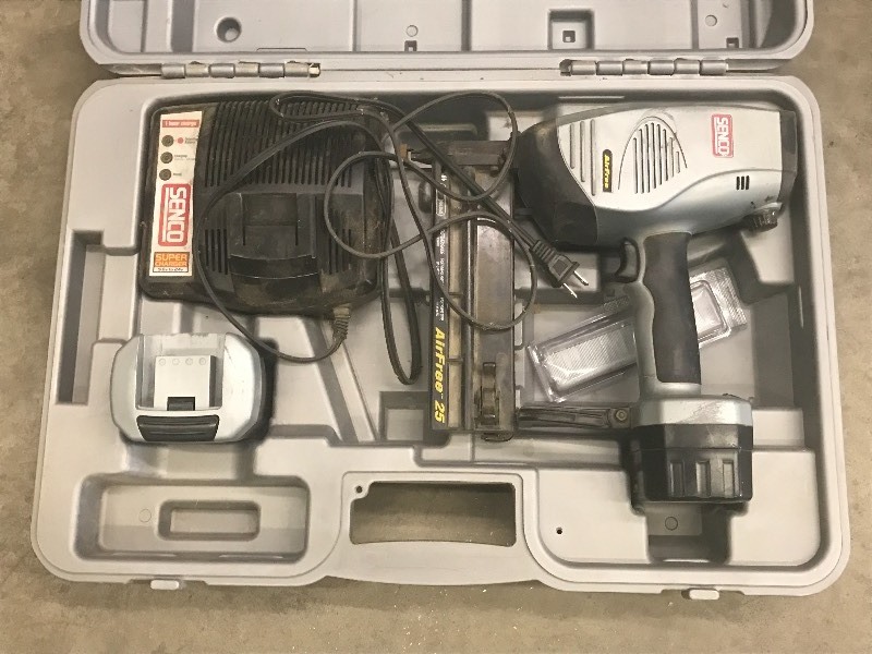 Senco Cordlee Nailer Set