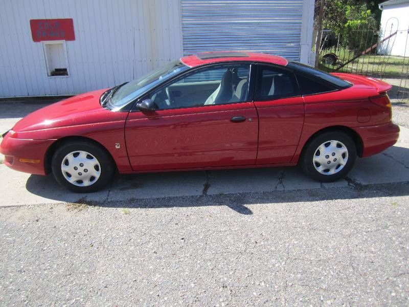 2000 Saturn SC1 Runs, Drives, Great Fuel Saver