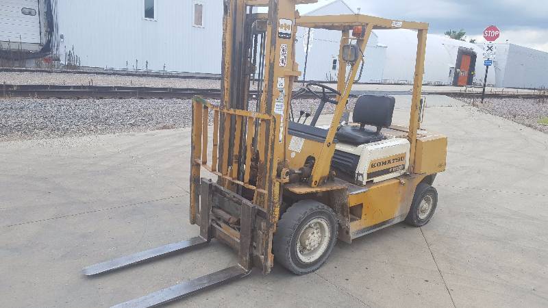 Komatsu FD-25-10, DIESEL Powered Forklift