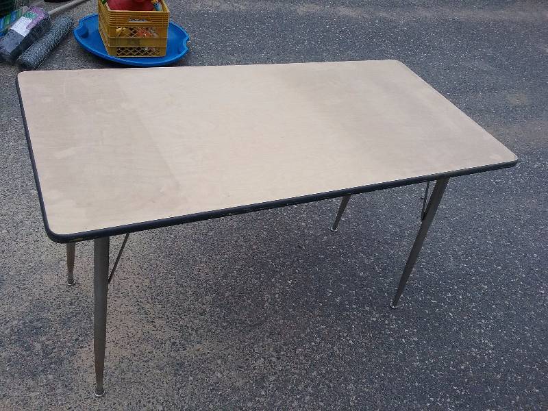 lot 20 image: Table with Metal Legs, 29x47x24