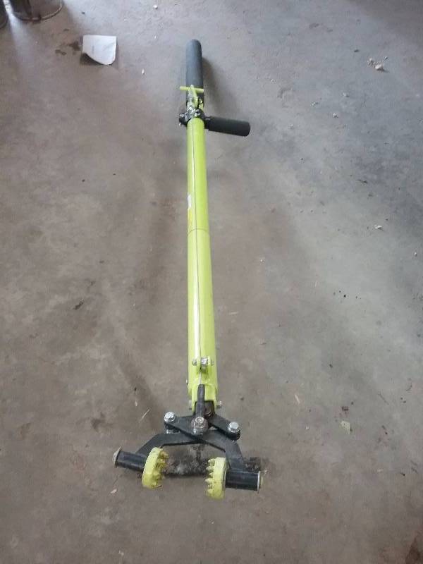 lot 38 image: Stump Puller