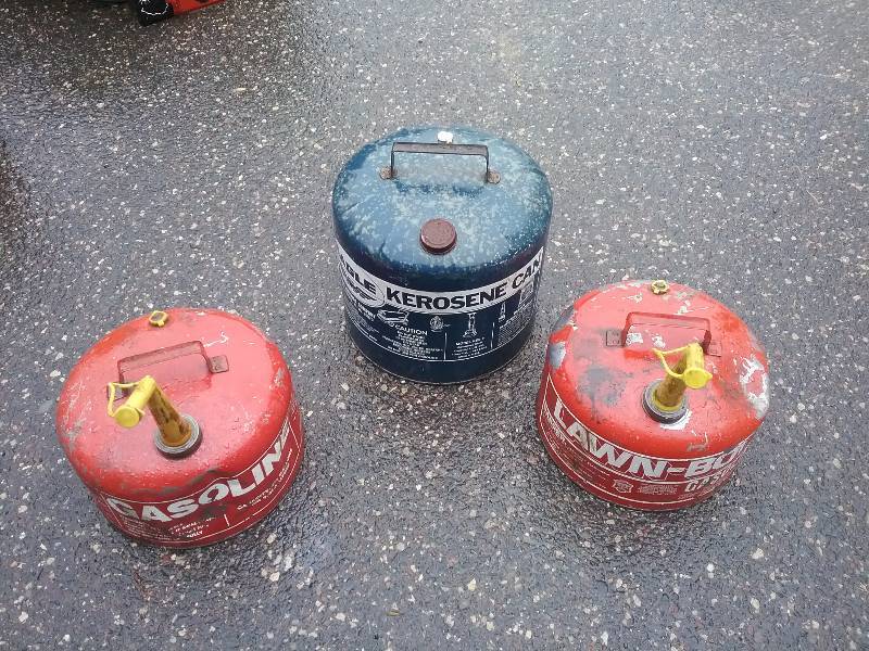 lot 48 image: Lot - Metal Kerosene Can & Metal Gas Cans